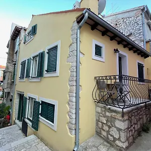 Yellow House Apartment Rovinj